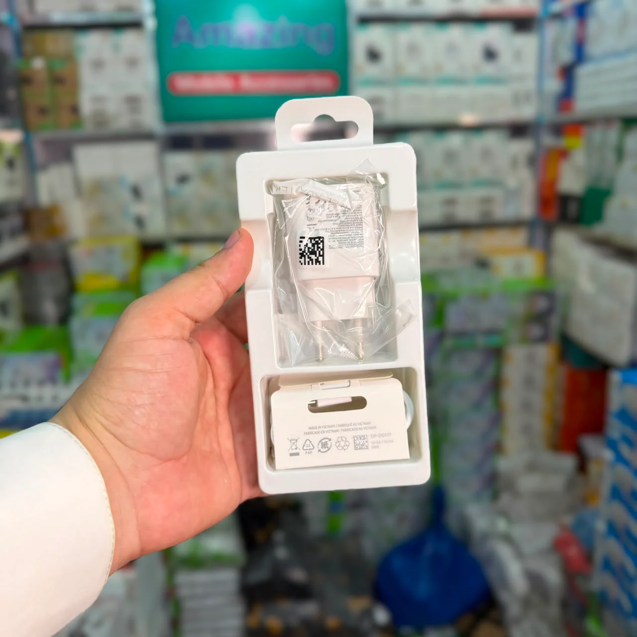 65W Fast Charging Travel Adapter with USB Type-C Cable
