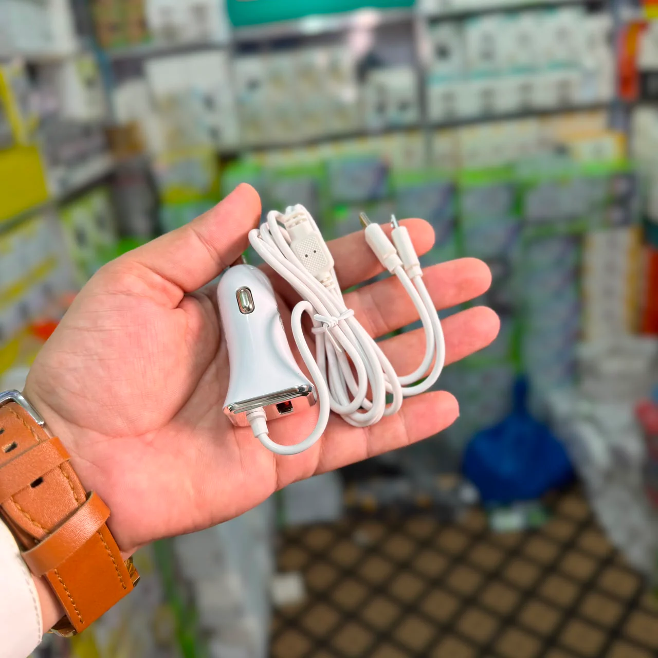 DR Gold DR-D5 3-in-1 3.4A Car Charger with Built-In Charging Cable