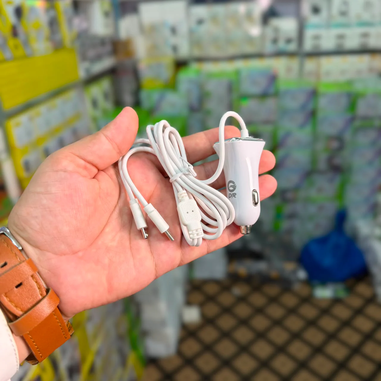 DR Gold DR-D5 3-in-1 3.4A Car Charger with Built-In Charging Cable
